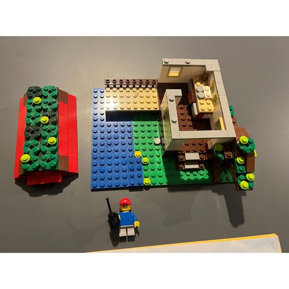 LEGO Creator Tree House 31010 Lakeside Hut *USED* - Picture 4 of 5